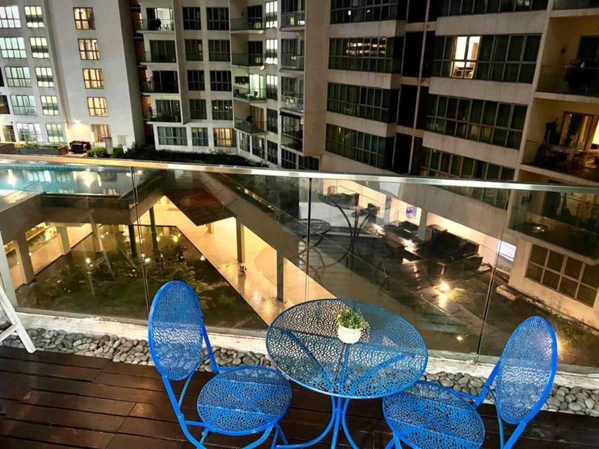 Regalia Skypool Klcc Hostel Kuala Lumpur Exterior photo