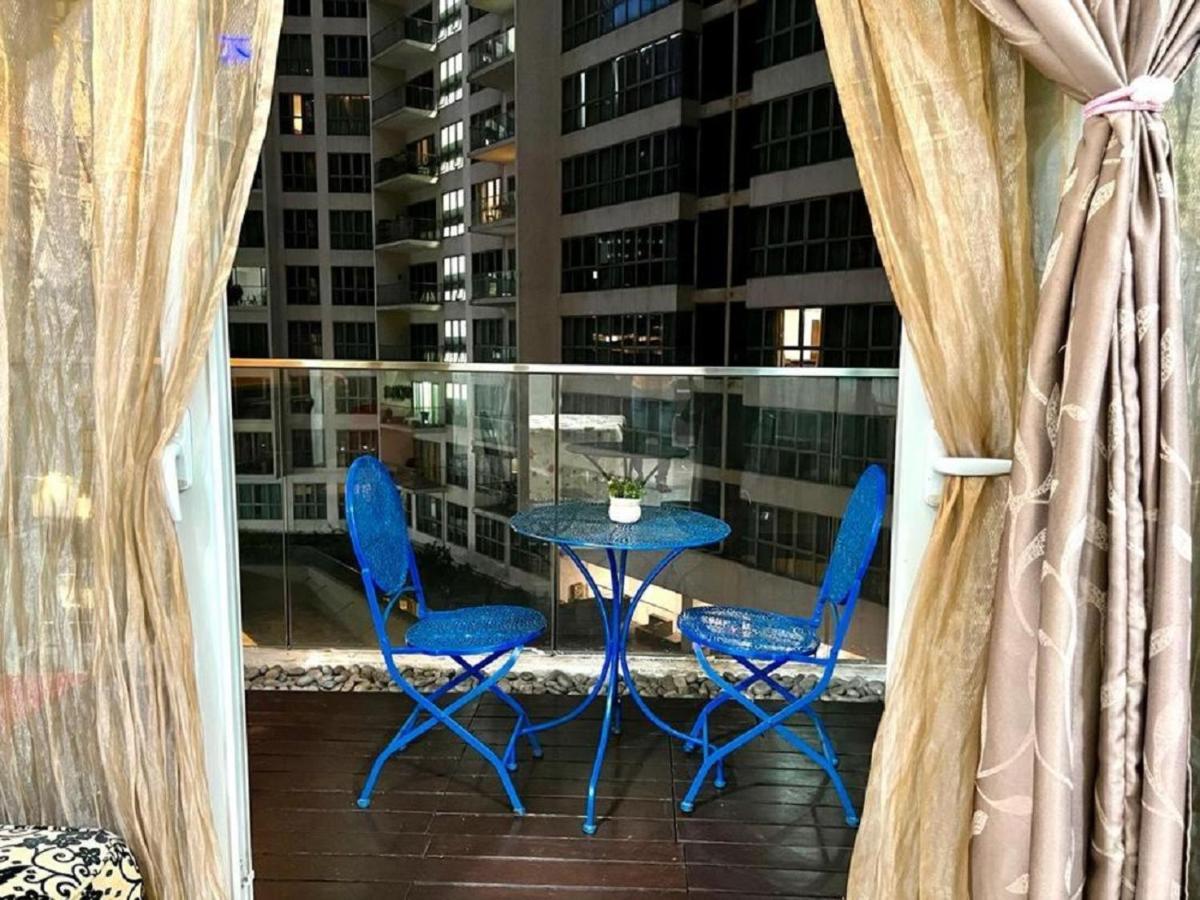 Regalia Skypool Klcc Hostel Kuala Lumpur Exterior photo