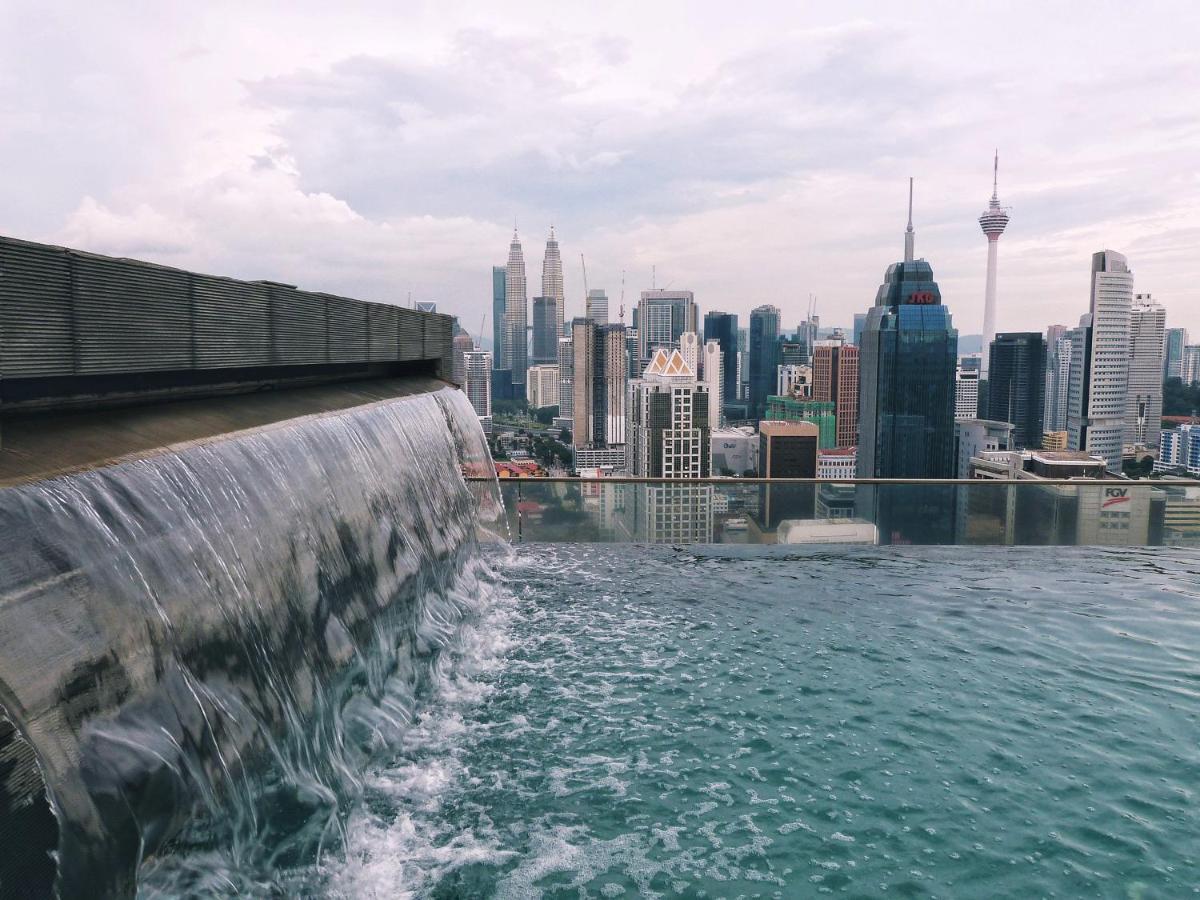 Regalia Skypool Klcc Hostel Kuala Lumpur Exterior photo