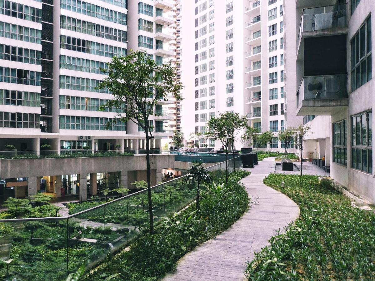 Regalia Skypool Klcc Hostel Kuala Lumpur Exterior photo