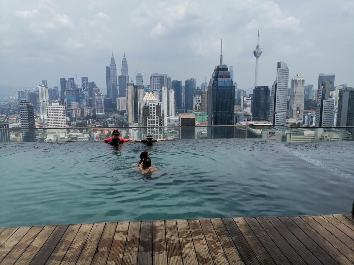Regalia Skypool Klcc Hostel Kuala Lumpur Exterior photo