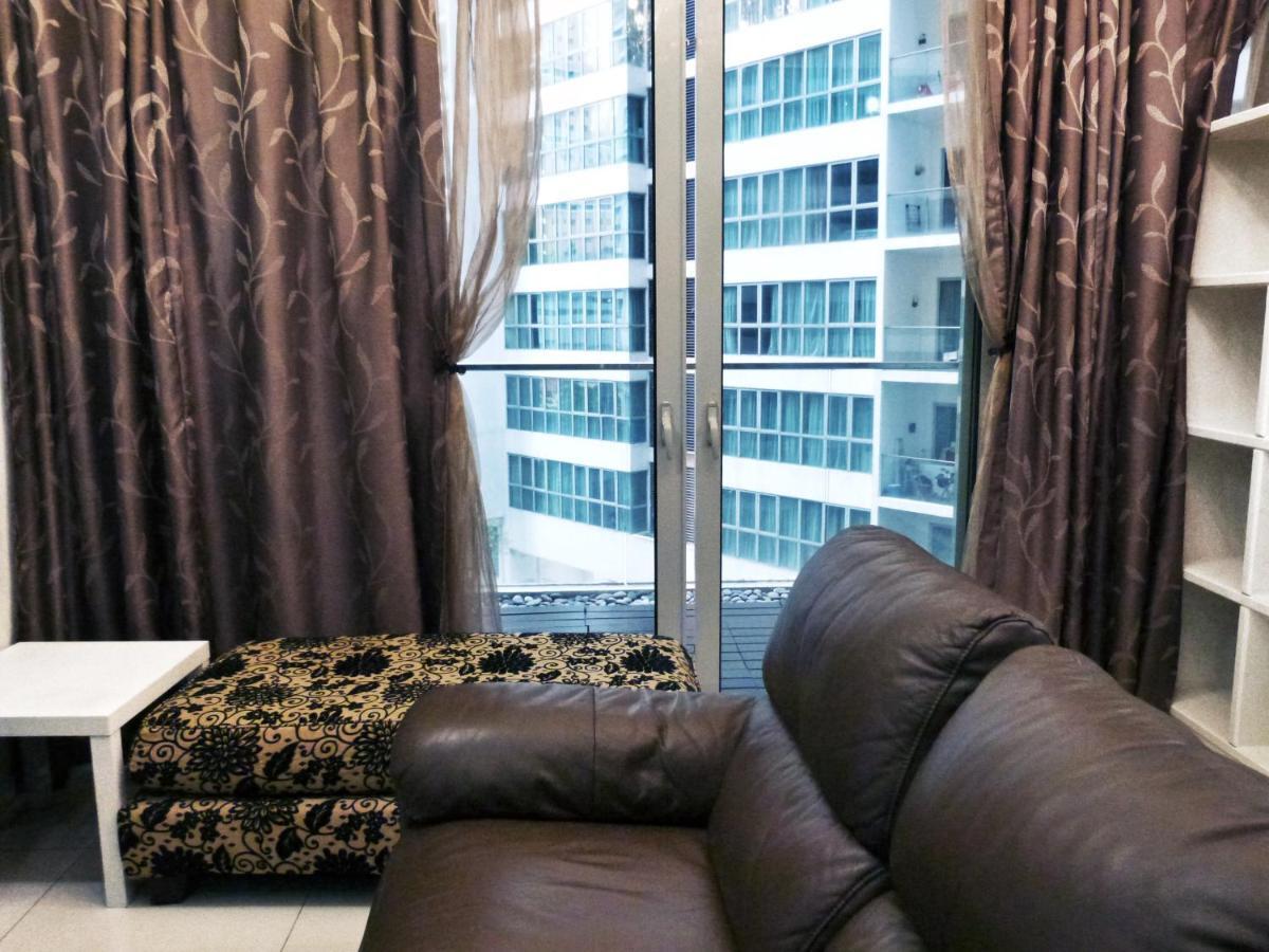 Regalia Skypool Klcc Hostel Kuala Lumpur Exterior photo