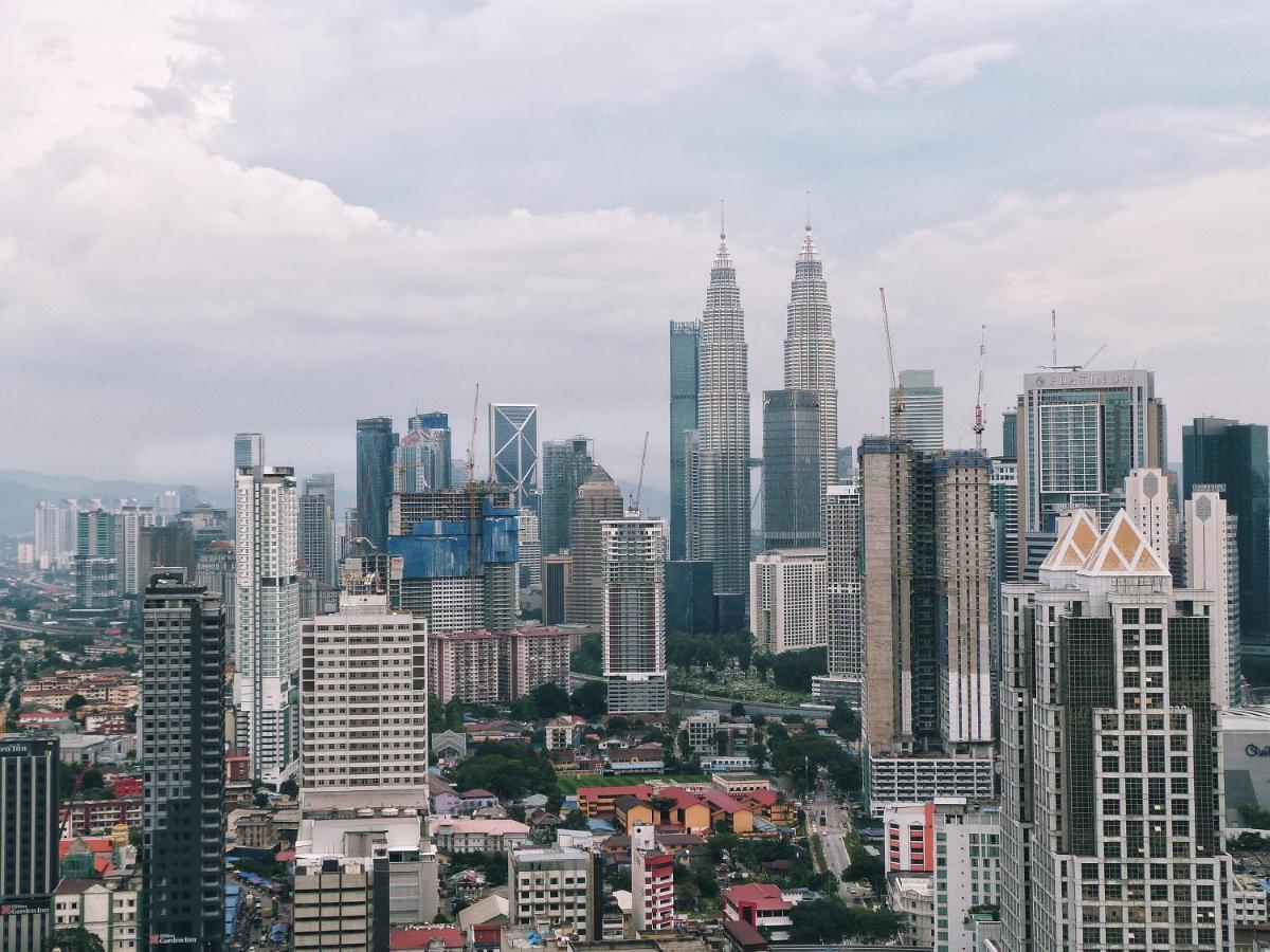 Regalia Skypool Klcc Hostel Kuala Lumpur Exterior photo